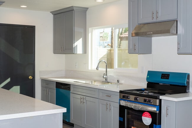 Building Photo - 81375 Coco Palm Dr