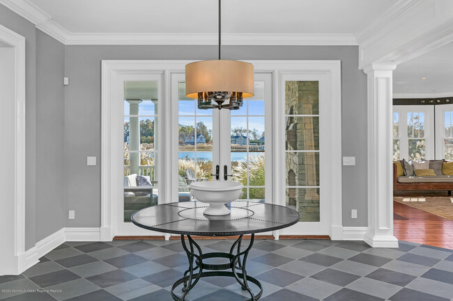Foto del edificio - 530 Little Silver Point Rd