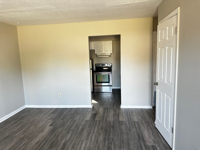Building Photo - 304 S Highland Ave