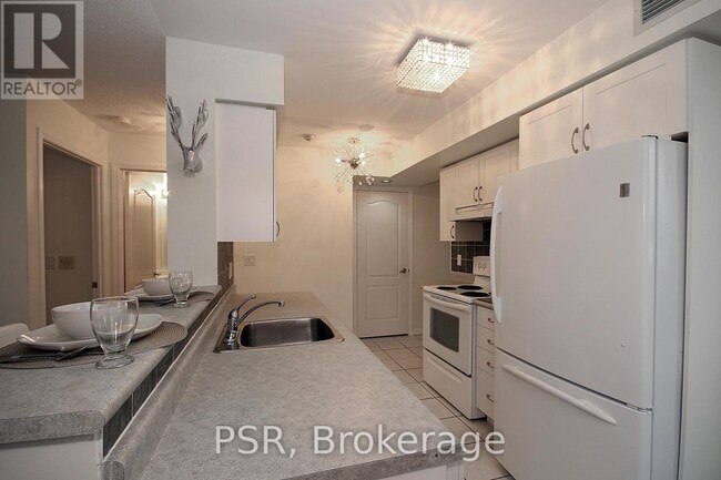 Building Photo - 4 Elsinore Path