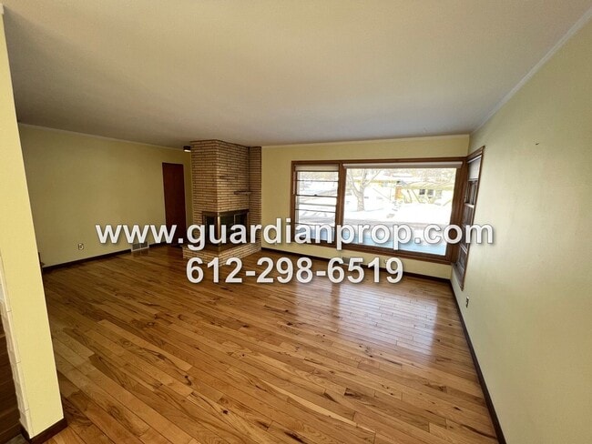 Building Photo - Updated House on Large Corner Lot for September, Attached Garage, Remodeled Kitchen, Amazing 3 Se...