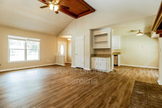 Building Photo - 1311 Hampton Dr