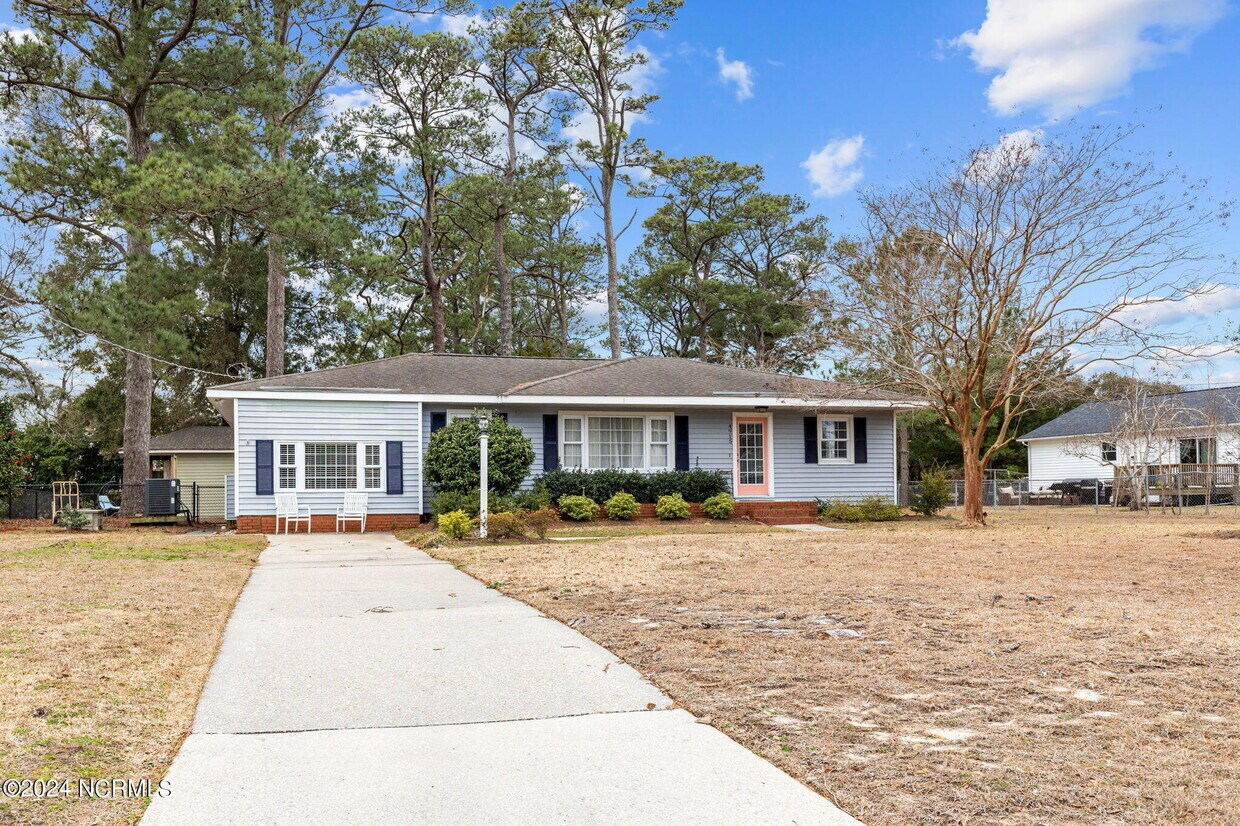 Primary Photo - 4915 Midyette Ave