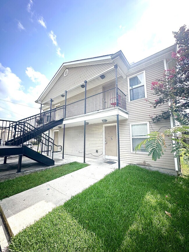 Building Photo - 5177 Mount Shasta Dr