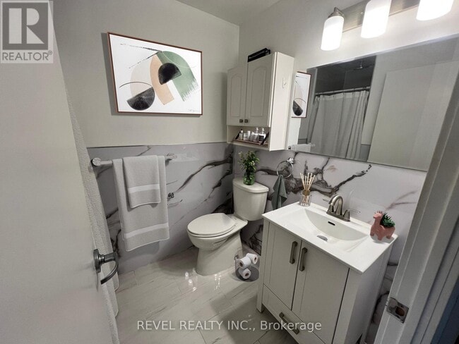 Building Photo - 32 Stewart St