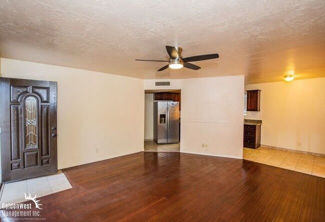 Foto del edificio - Comfortable 4Bdm 2Ba Home with Fenced Fron...