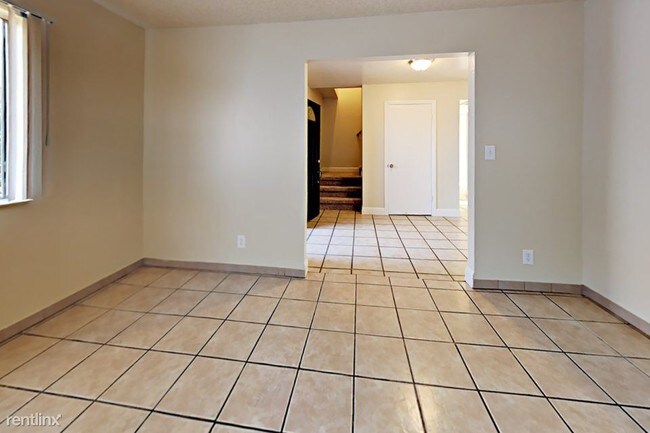 Building Photo - 62 S Lake Dr