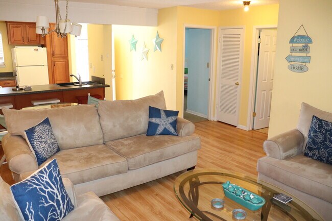 Foto del edificio - 375 Bluefish Dr