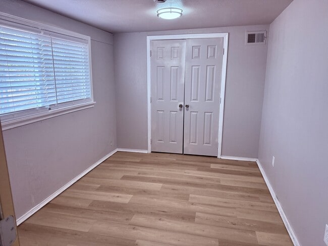 Foto del edificio - 4912 41st St