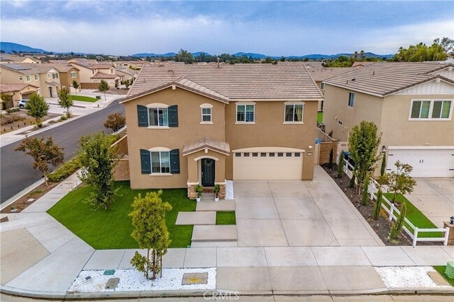 Building Photo - 33063 Table Rock Dr
