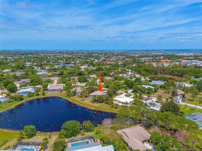 Foto del edificio - 3074 NE Loquat Ln
