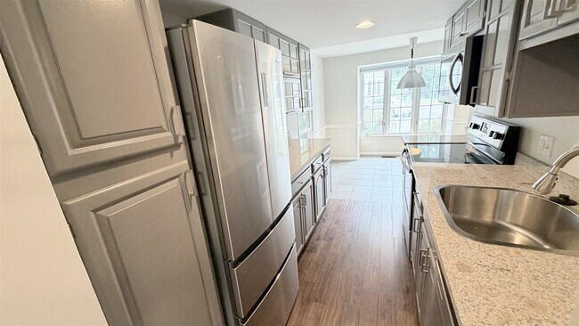 Foto del edificio - 2 Glenbrook Ln
