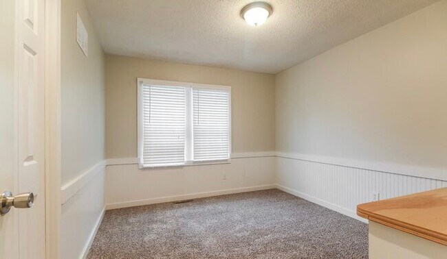 Foto del edificio - 7939 N Campbell St
