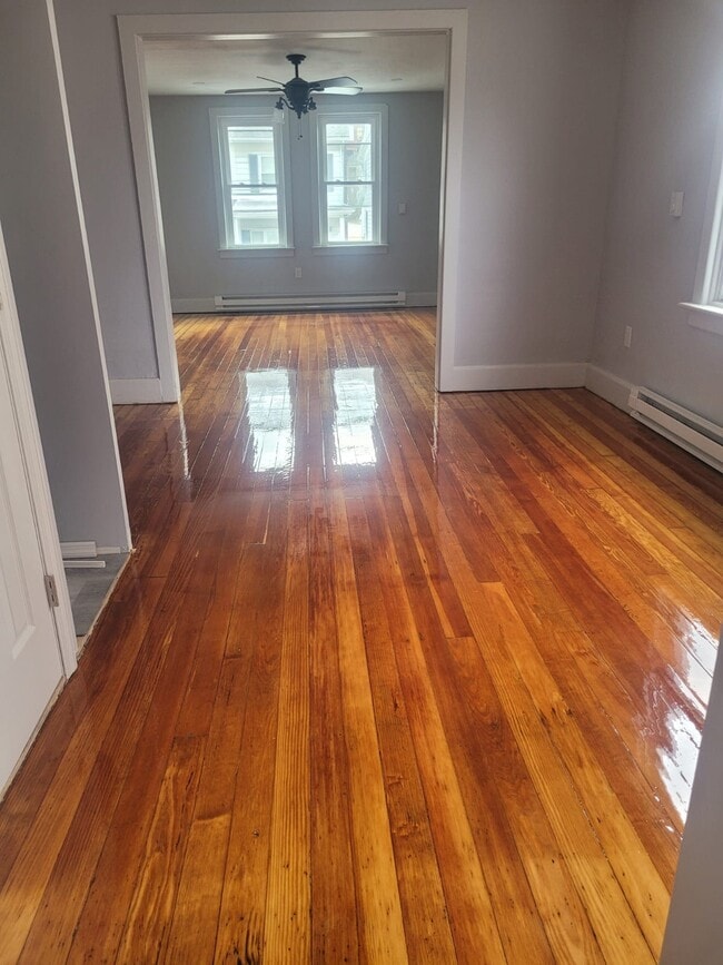 Foto del edificio - 323 E Bertsch St