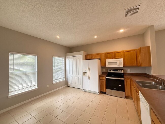 Photo - GREAT 3/2 HOME IN WATERSIDE SOUTHEAST ORLANDO