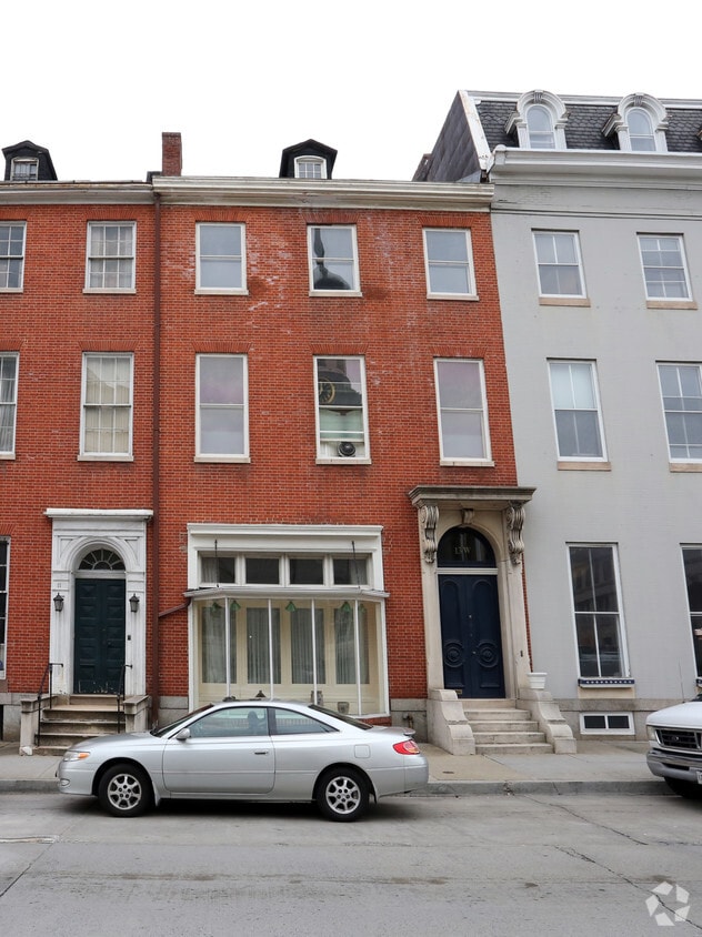 Primary Photo - 11 W Mulberry St