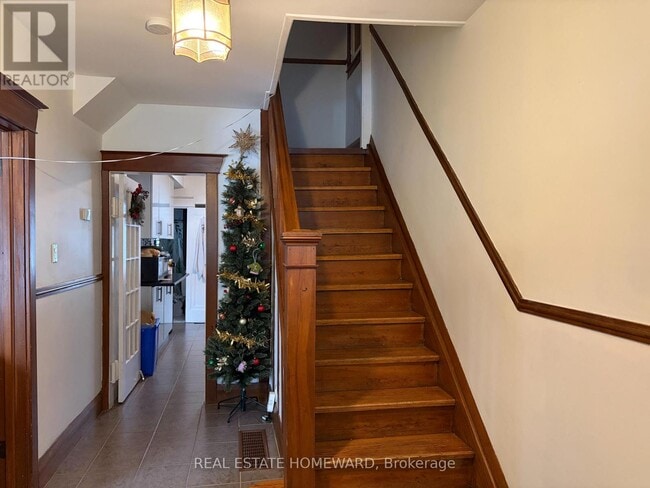 Building Photo - 44 Lola Rd