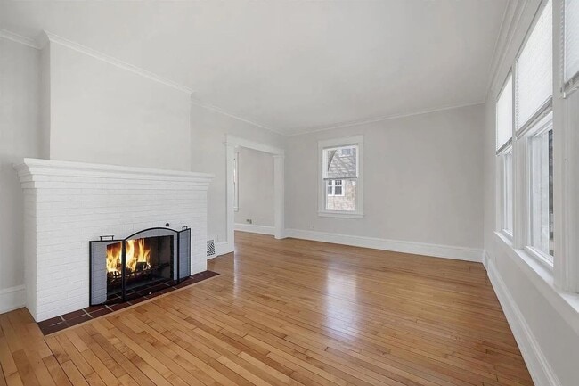 Building Photo - Charming Cape Cod Single Family