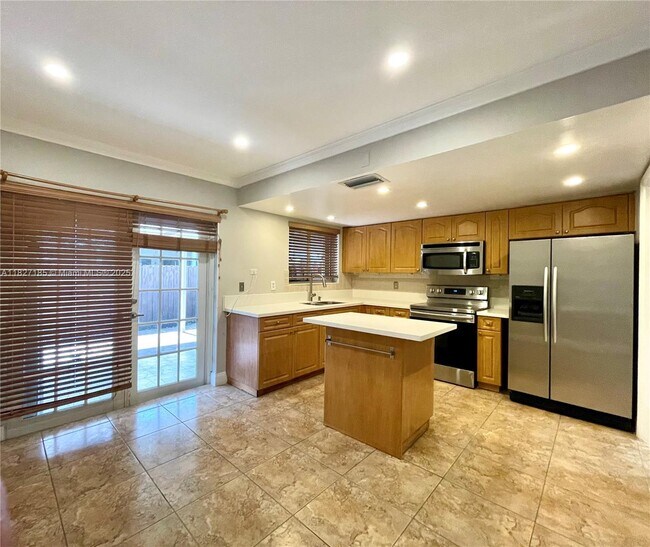 Foto del edificio - 8430 NW 8th St