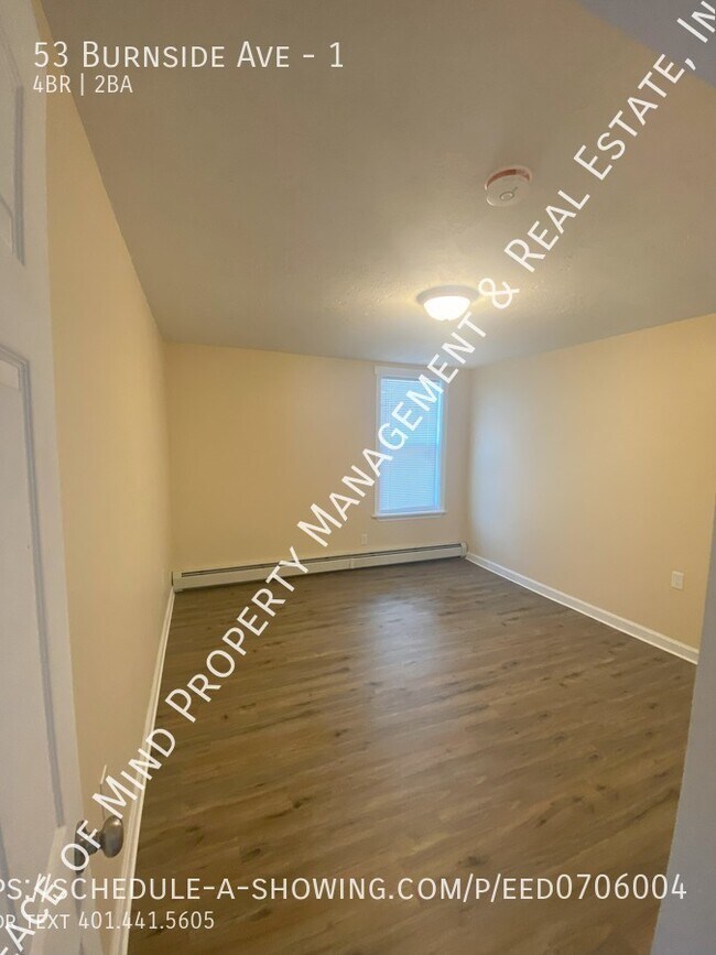 Foto del edificio - Spacious 4 Bedroom First Floor Unit Availa...