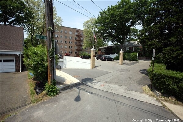 Primary Photo - Alta Avenue Apartments