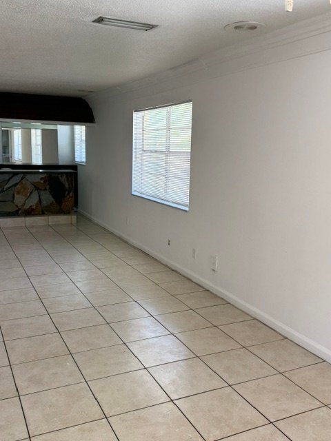 Building Photo - 1020 N 18th Ct