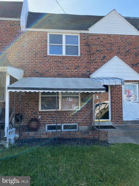 Primary Photo - 272 E Park Ave