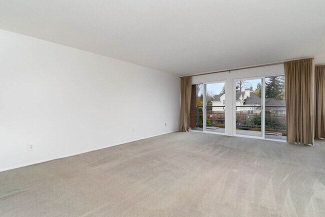 Foto del edificio - 2500 Canterbury Ln E