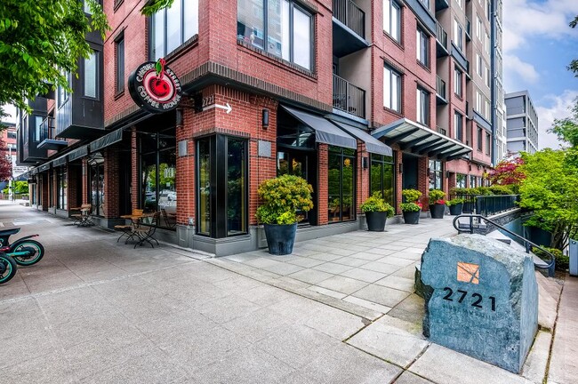 Building Photo - Avenue One Condominiums - 2 bedrooms