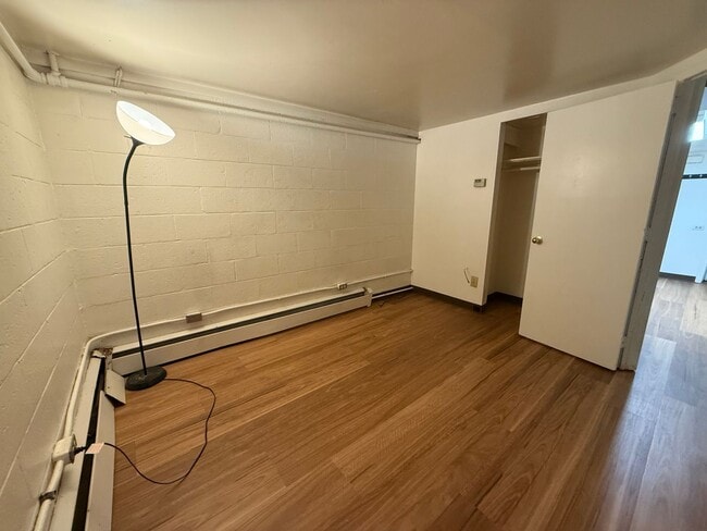 Building Photo - 4th Ave