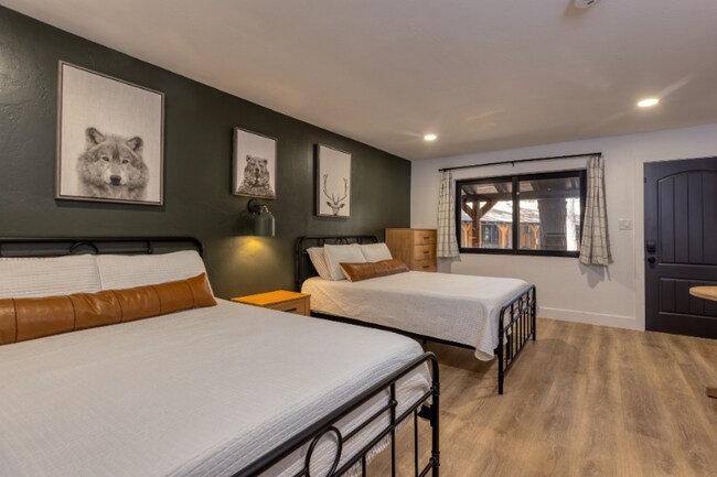 Foto del edificio - 1078 E White Mountain Blvd