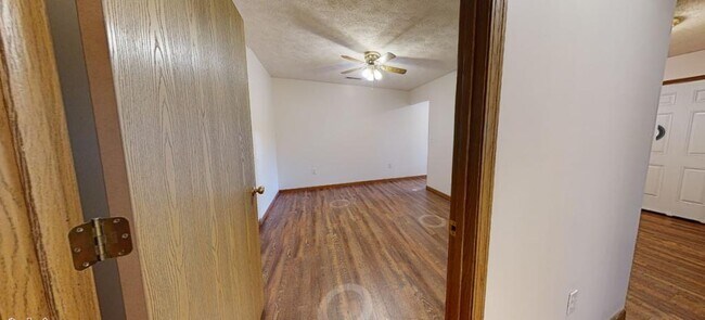 Foto del edificio - 909 W Cherry St