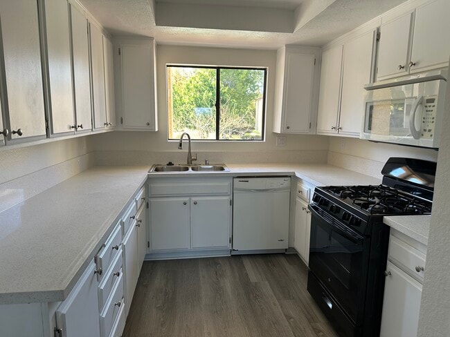 Photo - 2501 Temple Ave Apartment