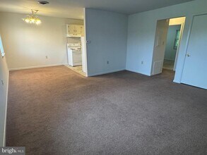 Building Photo - 3876 Shadywood Dr