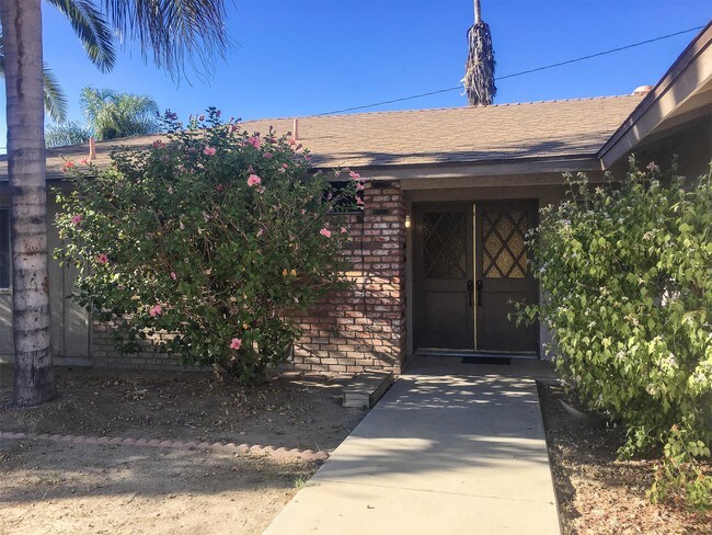 Building Photo - 41780 Shady Ln