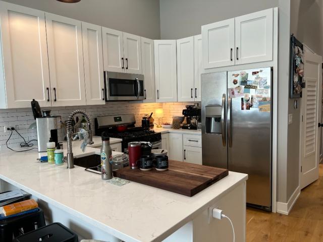Building Photo - 1 bedroom in CHICAGO IL 60614