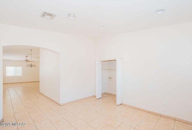Foto del edificio - 5009 S Park Ave