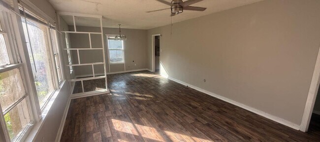 Foto del edificio - 314 Clubview Dr