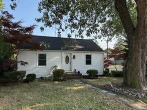 Building Photo - 250 Mercer Ave