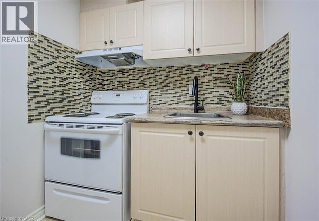 Photo du bâtiment - 64 Benton St