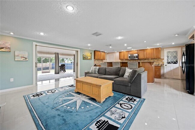 Building Photo - 541 E Tarpon Blvd NW