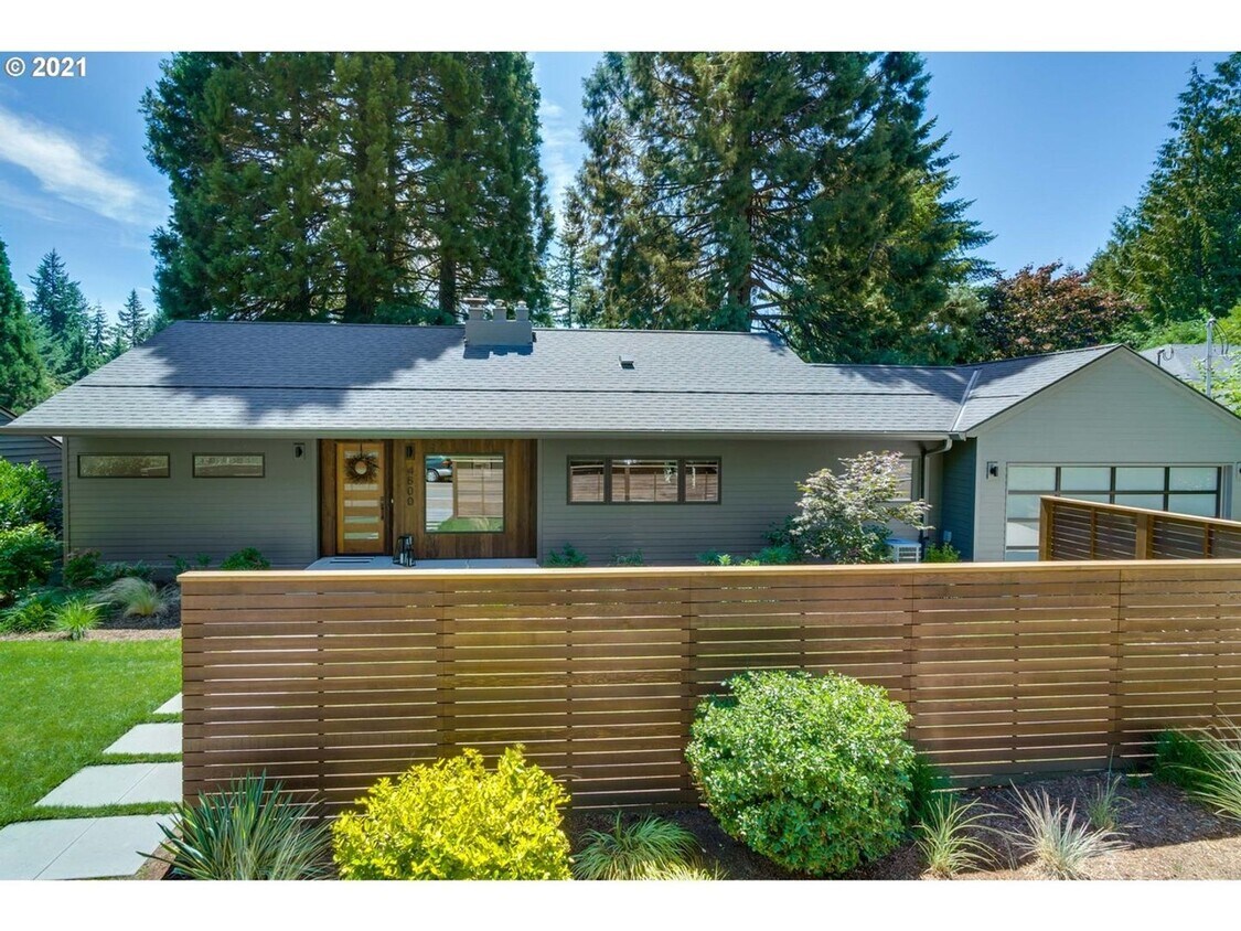 Primary Photo - Immaculate 3 Bed 4 Bath Mid-Century Home i...