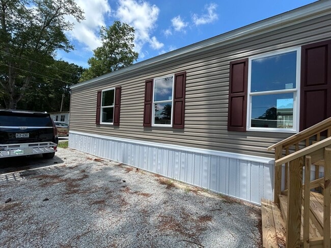 Building Photo - 2421 Caulie Harris Rd