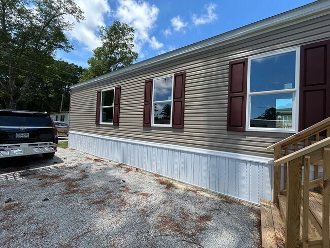 Foto del edificio - 2421 Caulie Harris Rd