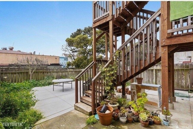 Building Photo - 1 br, 1 bath Apartment - 1383 45th Avenue