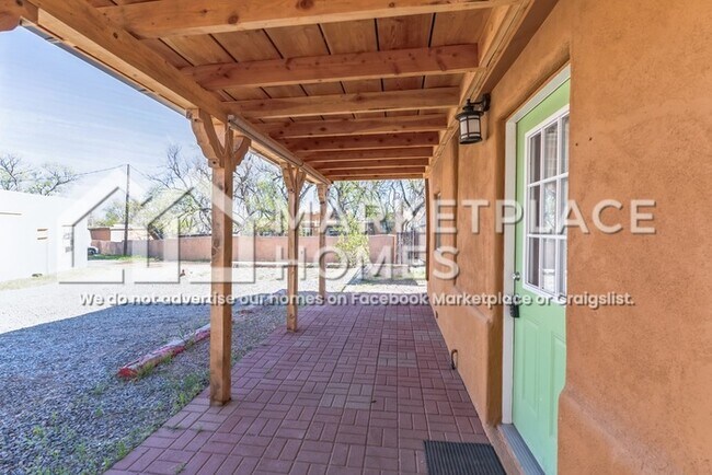Foto del edificio - 913 1/2 B Old Pecos Trl