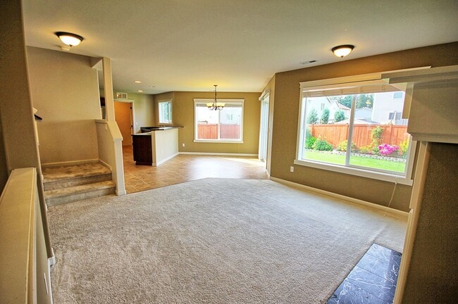 Building Photo - Beautiful Kentlake Highlands Home!