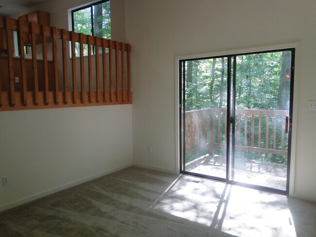 Foto del edificio - 1515 Partridgeberry Rd