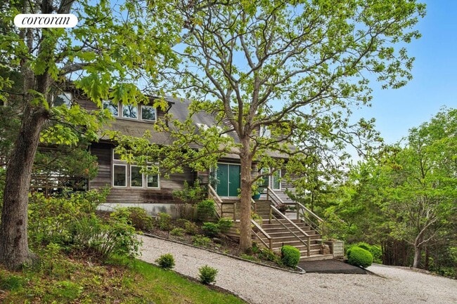 Building Photo - 32 S Beach Rd