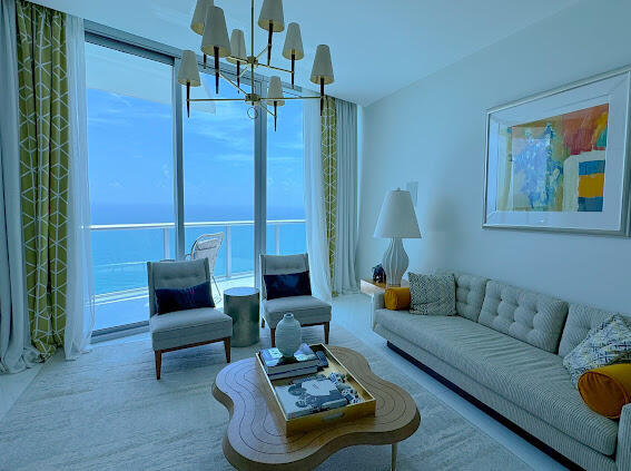 Building Photo - 17001 Collins Ave